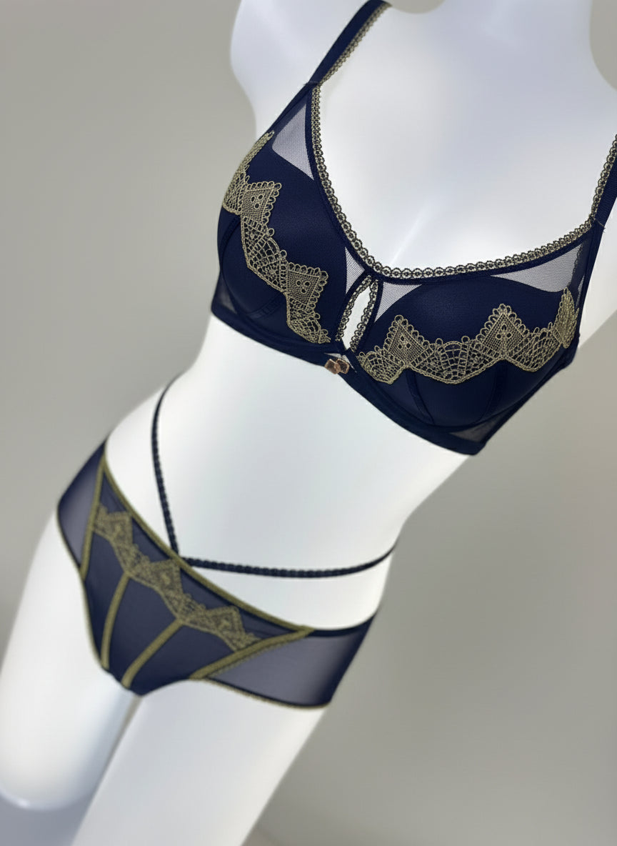 Zig Zag Lacy Stylish Double Padded Bra Set